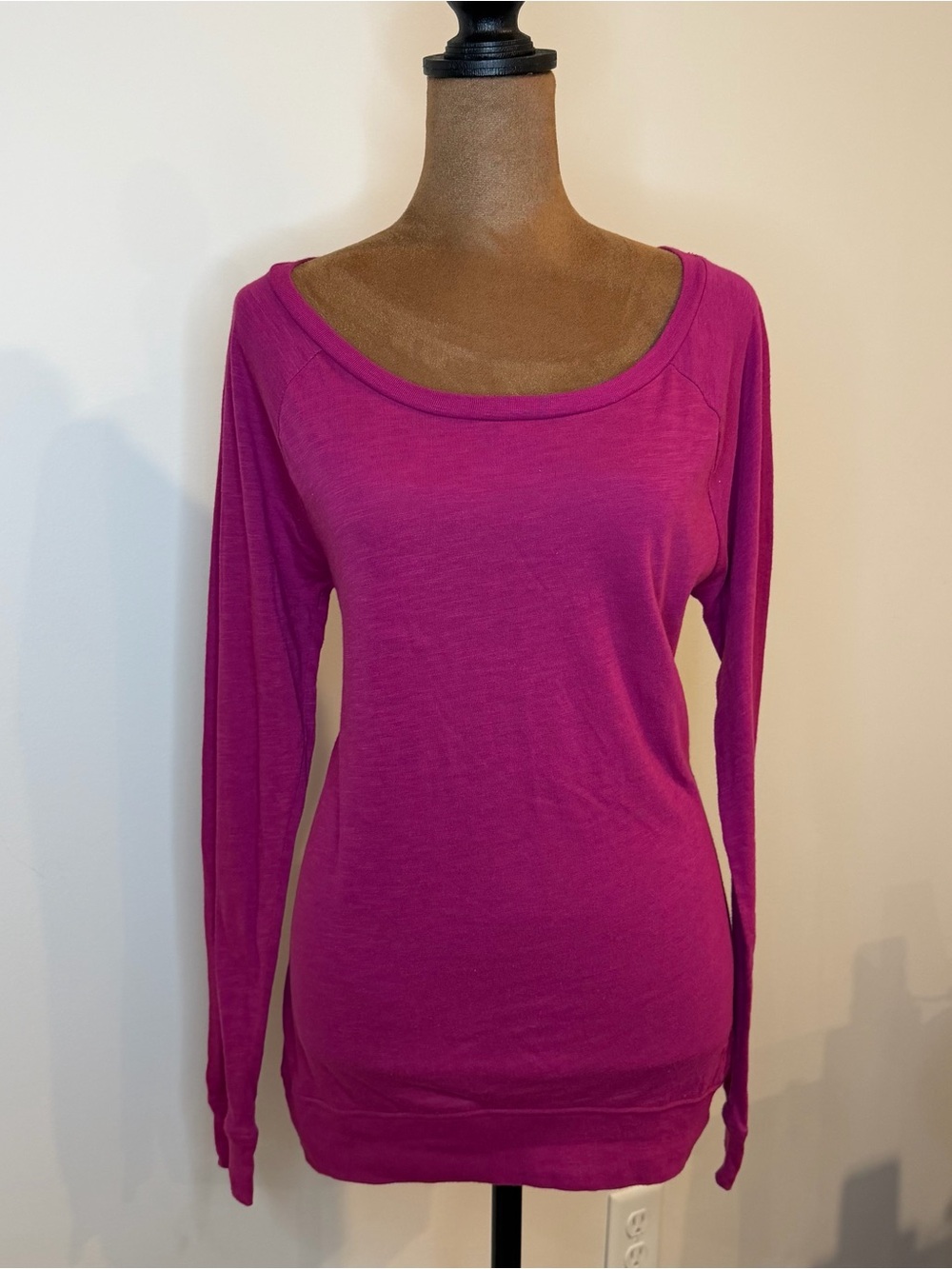 Victoria’s Secret PINK Magenta Long Sleeve Tunic Tee